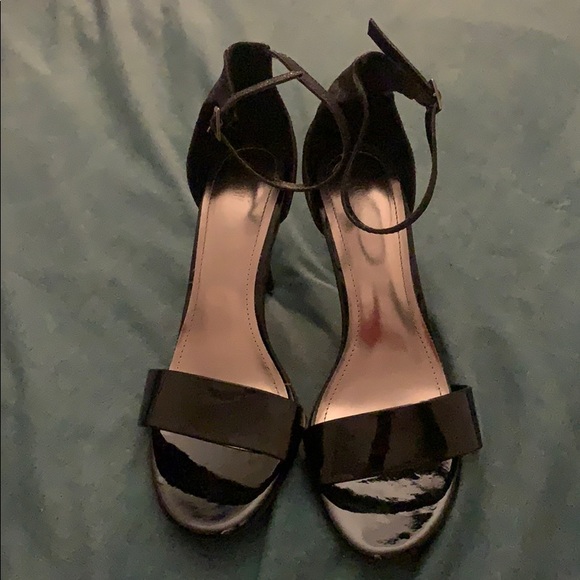 FIONI Clothing Shoes - Black Classy Heels